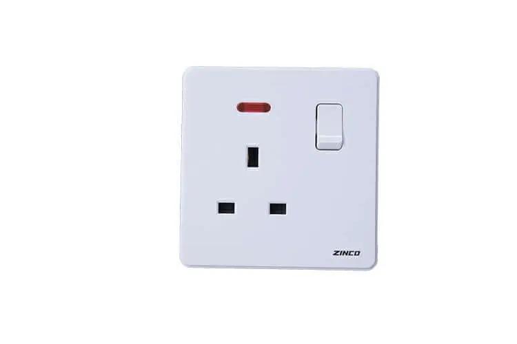 فيش بمفتاح ابيض ZINCO A13 - Zinco