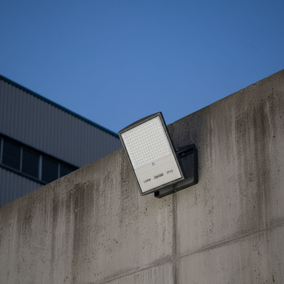 كشاف خارجي متحرك كهربائي شمسي ZINSA/FL316/150W/4500K